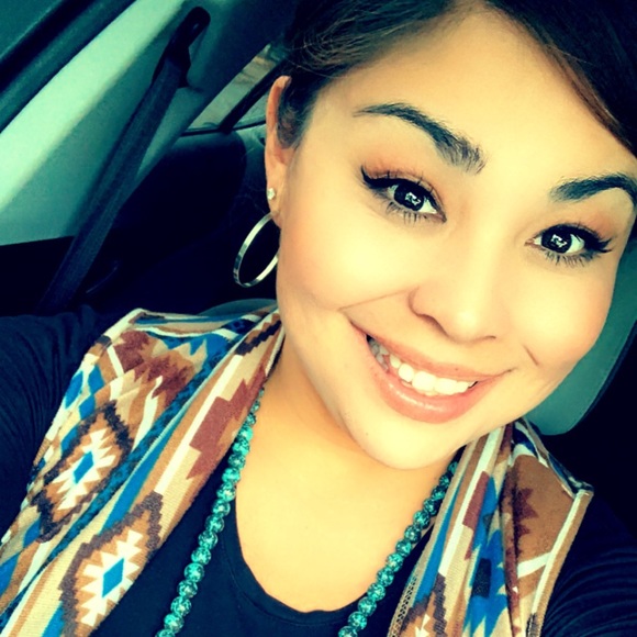 Meet your Posher, Tiffany - Picture 1 of 1